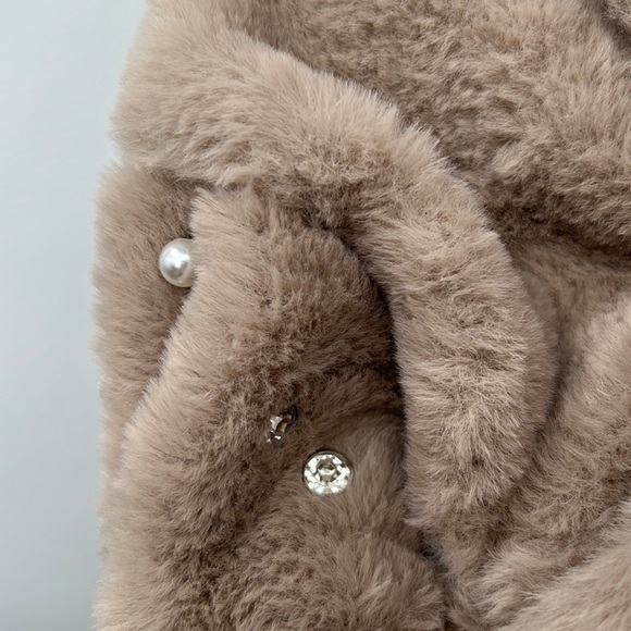 🆕Buckle-Mystree Faux Fur Raw Edge Soft Bomber Jacket Jeweled Sleeves Pockets - Picture 7 of 12